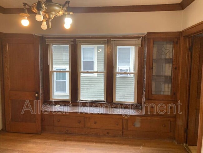 Building Photo - 4115 Henritze Ave