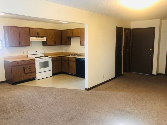 Building Photo - Convenient Location