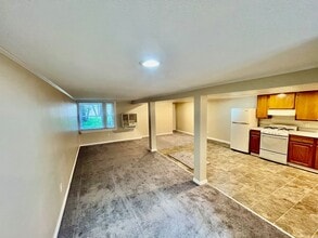 Building Photo - PM0396