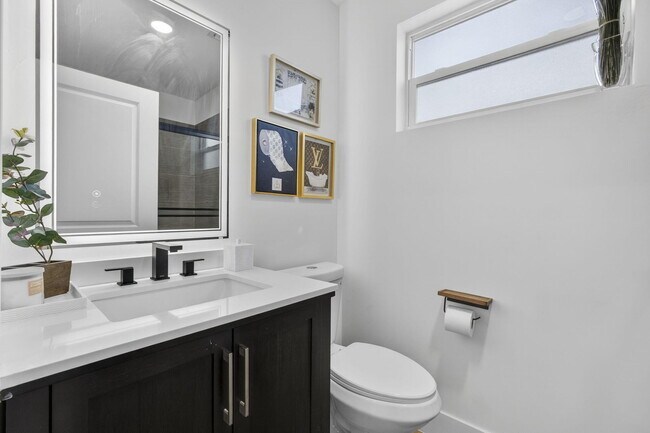 Building Photo - 701 37th St