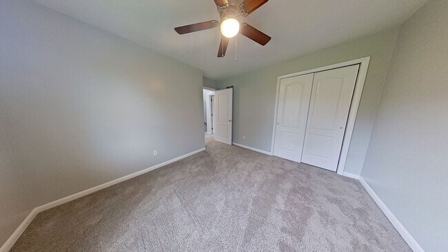 Building Photo - Newly Renovated Townhome in Dallastown