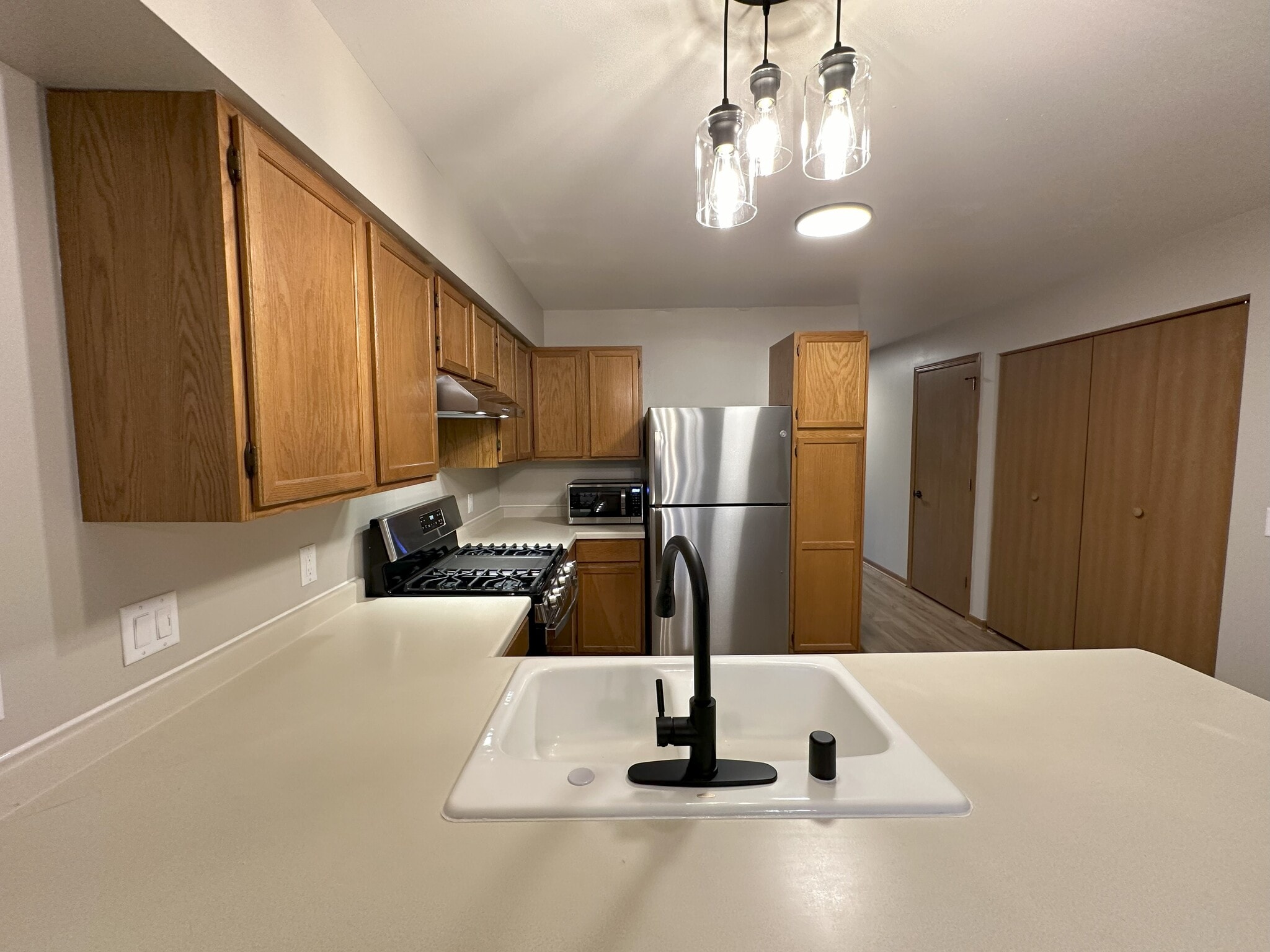 Building Photo - 2046 Cliff Alex Ct S