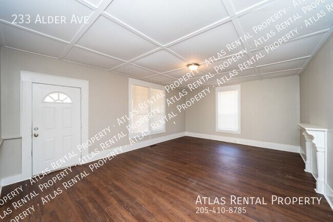 Building Photo - 233 Alder Ave