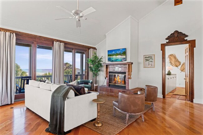 Building Photo - 2900 Ocean Dr S