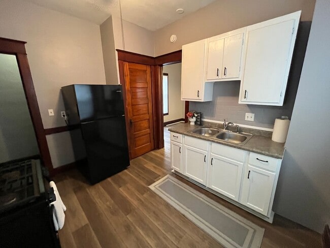 Building Photo - 229 14th Ave