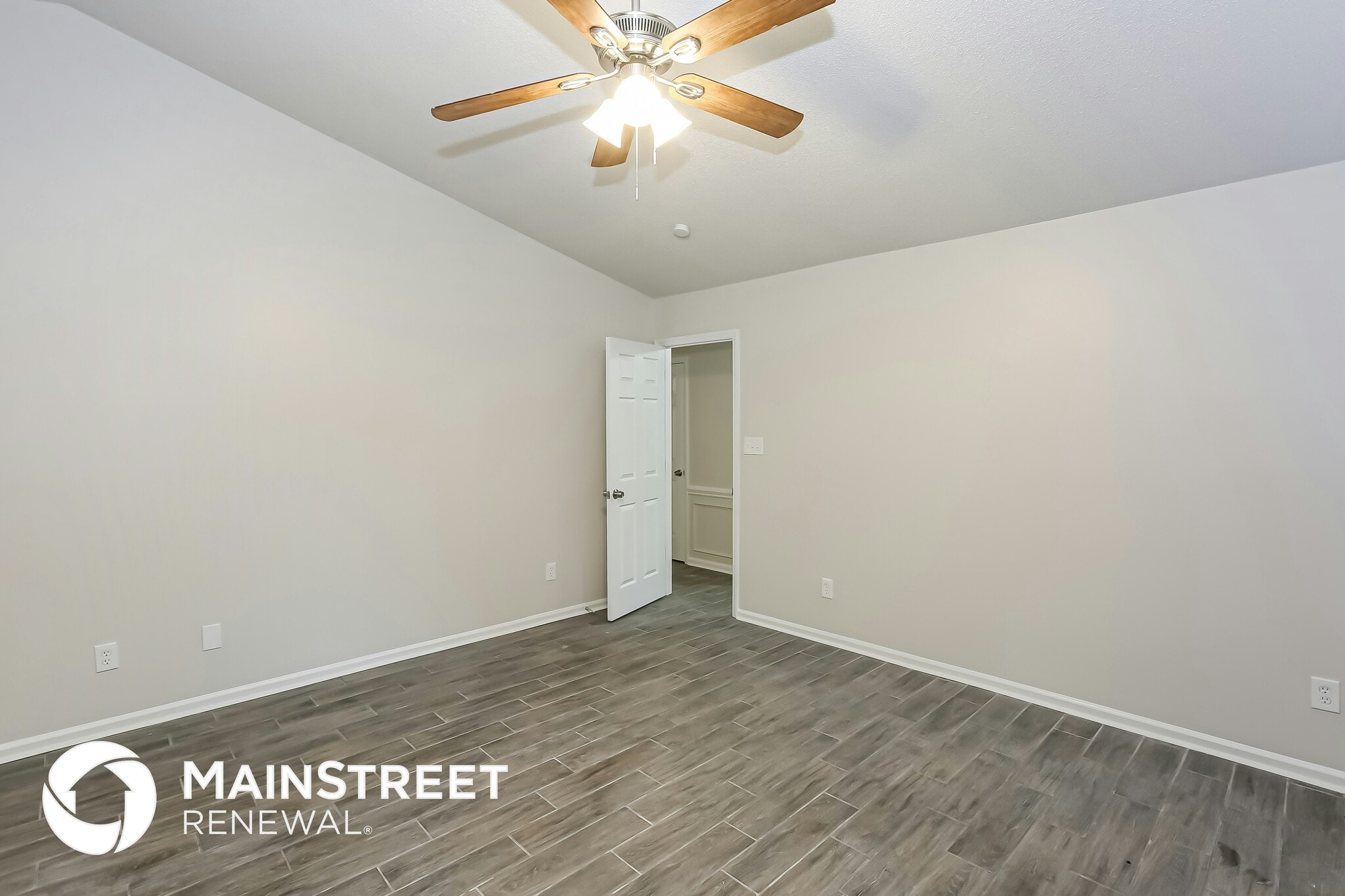 Building Photo - 3330 Crescent Knoll Dr