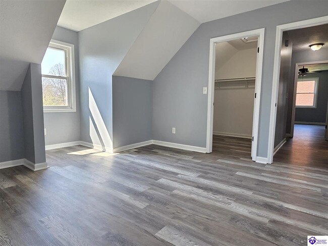 Building Photo - 888 N Woodland Dr