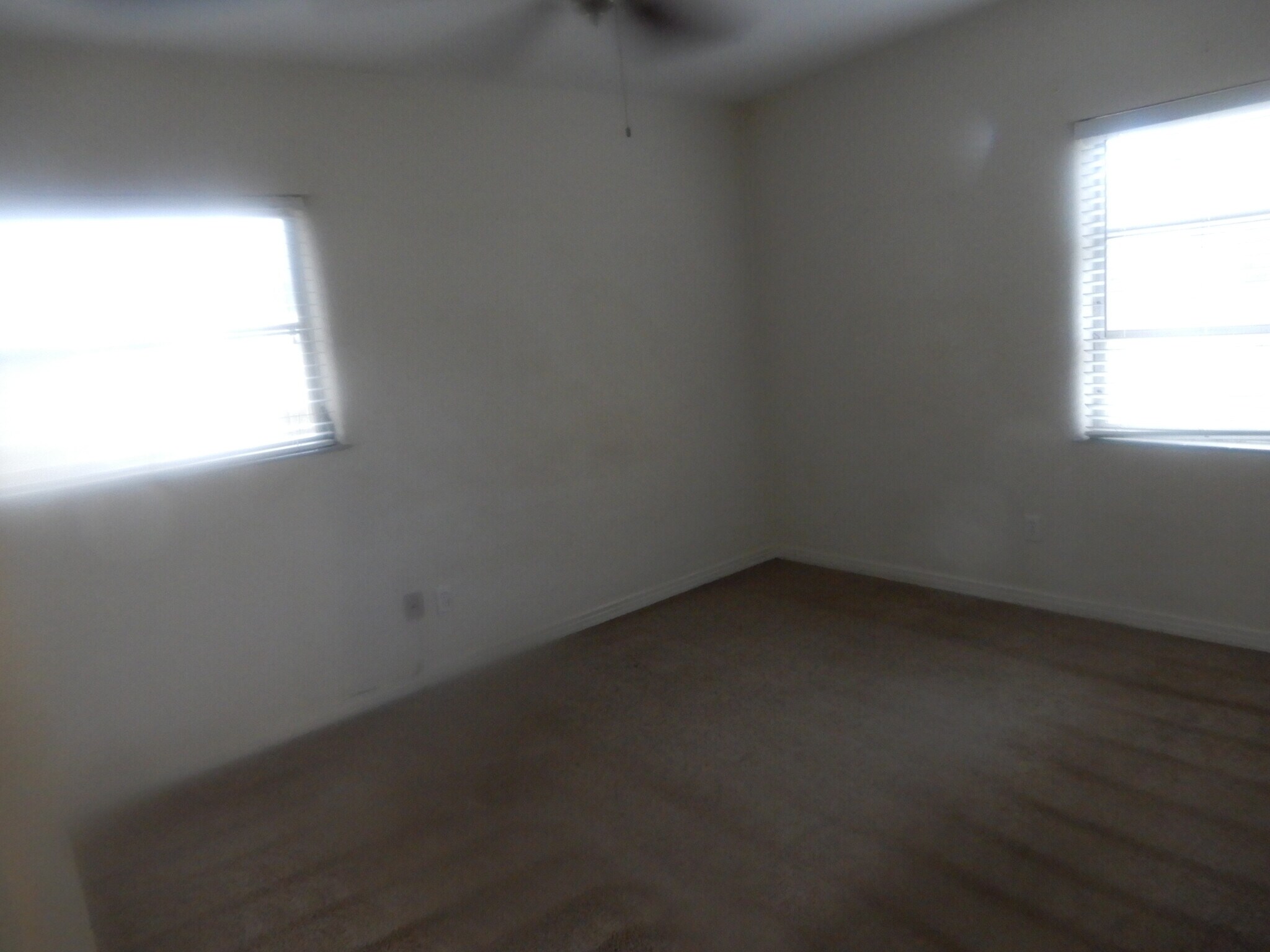 Building Photo - 1400 Corbett Ln