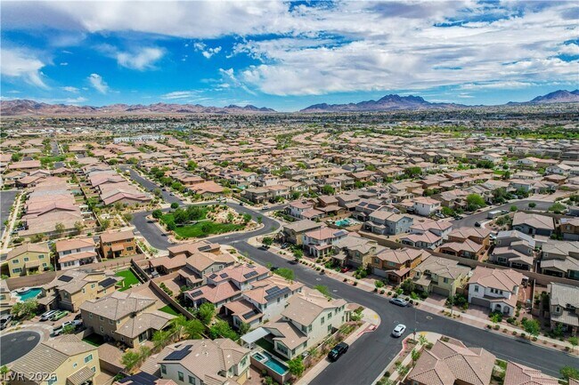 Building Photo - 276 Homeward Way