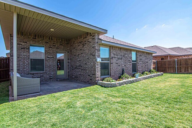 Building Photo - 2408 Outlaw Ct