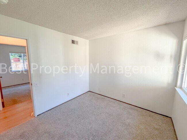 Building Photo - Great Shape Single Family Home near Fremont Bart Station