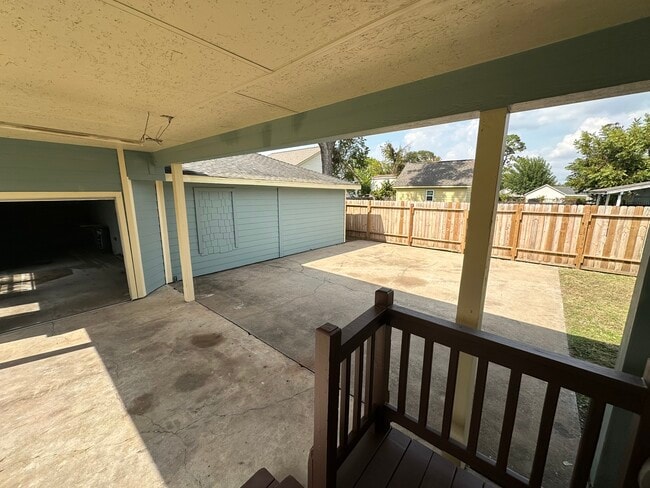 Building Photo - 7811 Helmers St