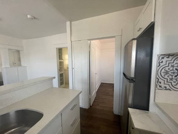 Building Photo - 1625 W 55th St