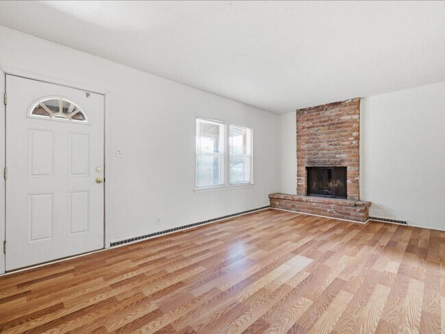 Building Photo - 4413 E Whitman St