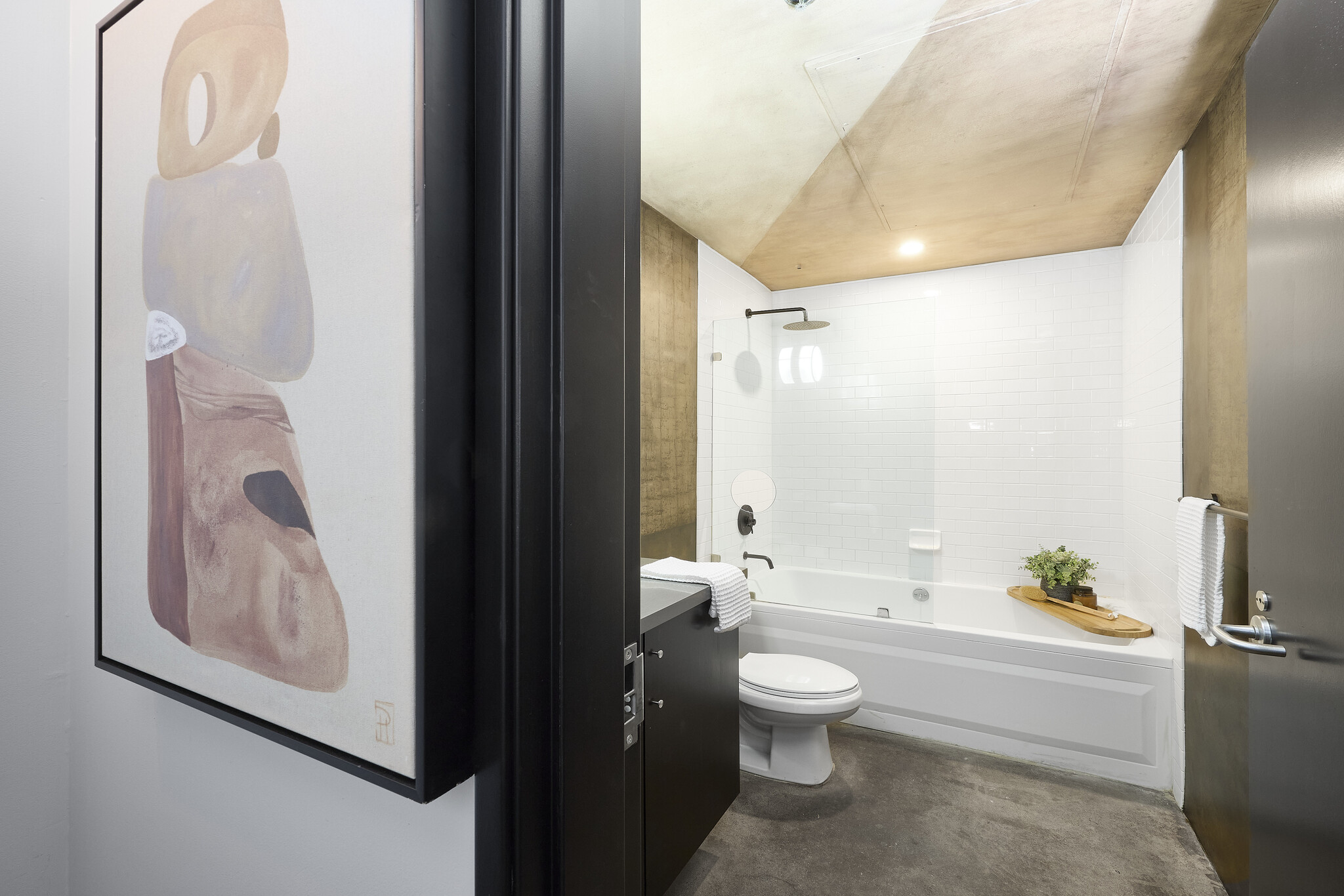 Building Photo - 1855 Industrial St