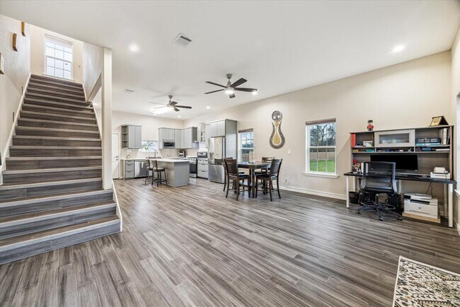 Building Photo - 24727 Saddlespur Ln