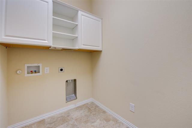 Building Photo - 8856 Devonshire Dr