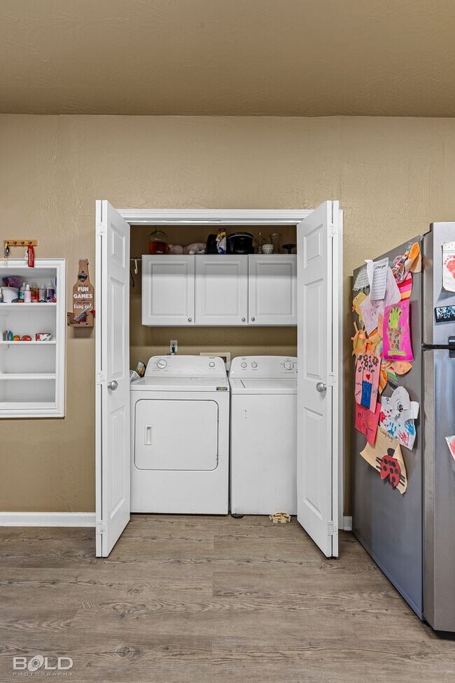 Building Photo - 130 Dalzell St