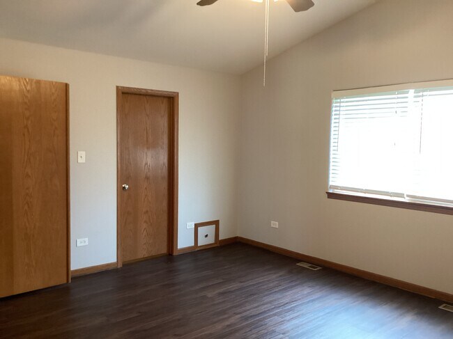 Building Photo - 27450 W Fawn Lake Ct