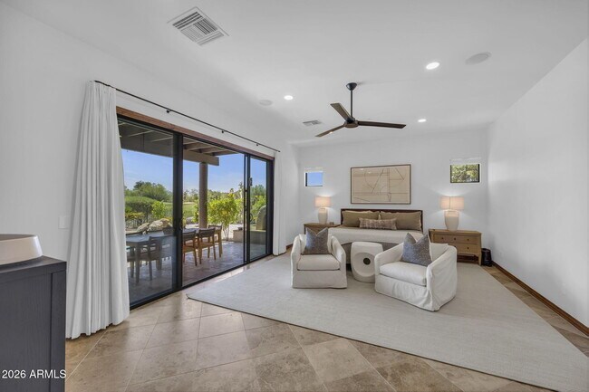 Building Photo - 3105 E Arroyo Hondo Rd