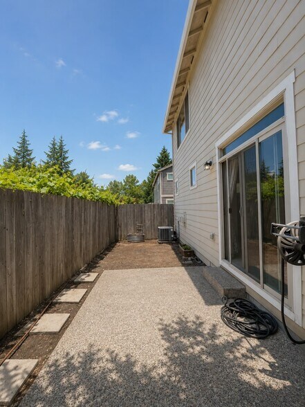 Building Photo - 3107 SW 197th Ave