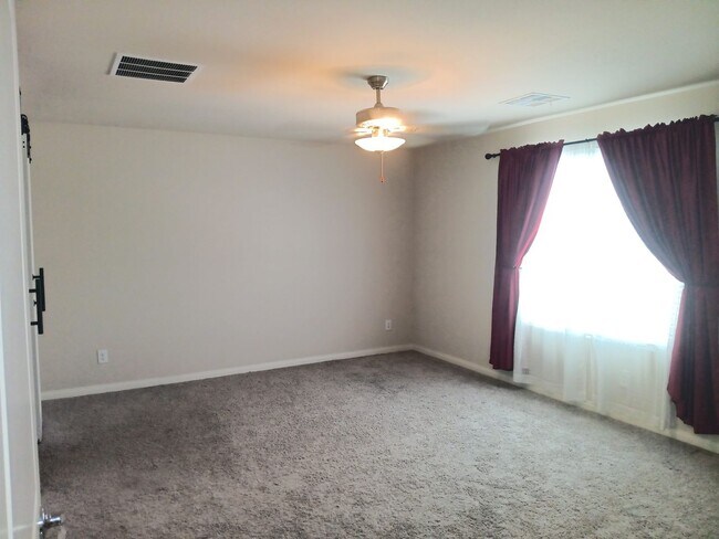 Building Photo - NEWER BUILD 4BD/2.5BA HOME NEAR ALIANTE!