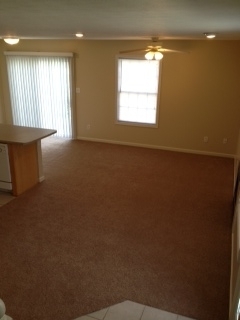 Building Photo - 3 BDRM TOWNHOUSE AVAILABLE FEBRUARY OR AUG...