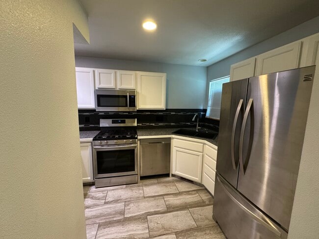 Kitchen - 2955 West Stuart Street Unit 7