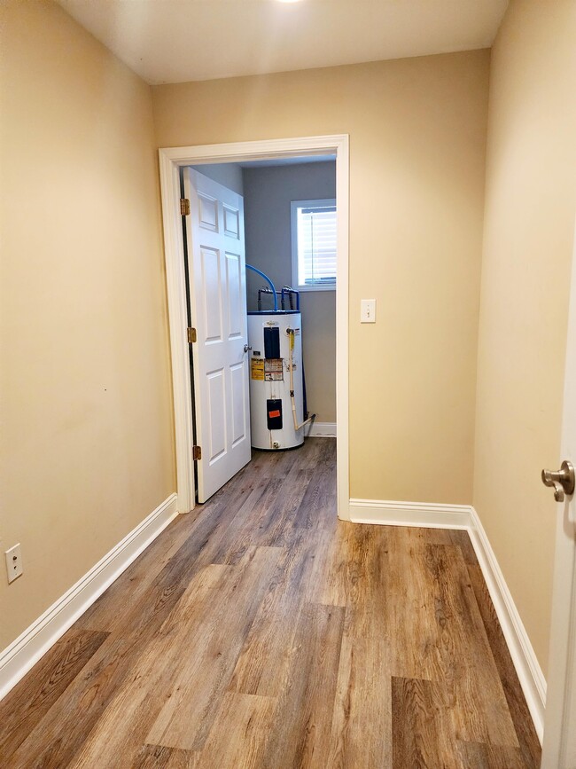 Building Photo - 110 Old Mill Ct