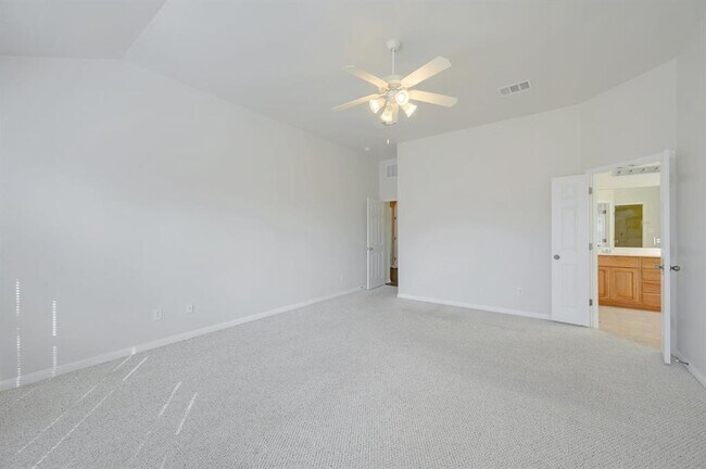 Building Photo - 917 Old Wick Castle Way