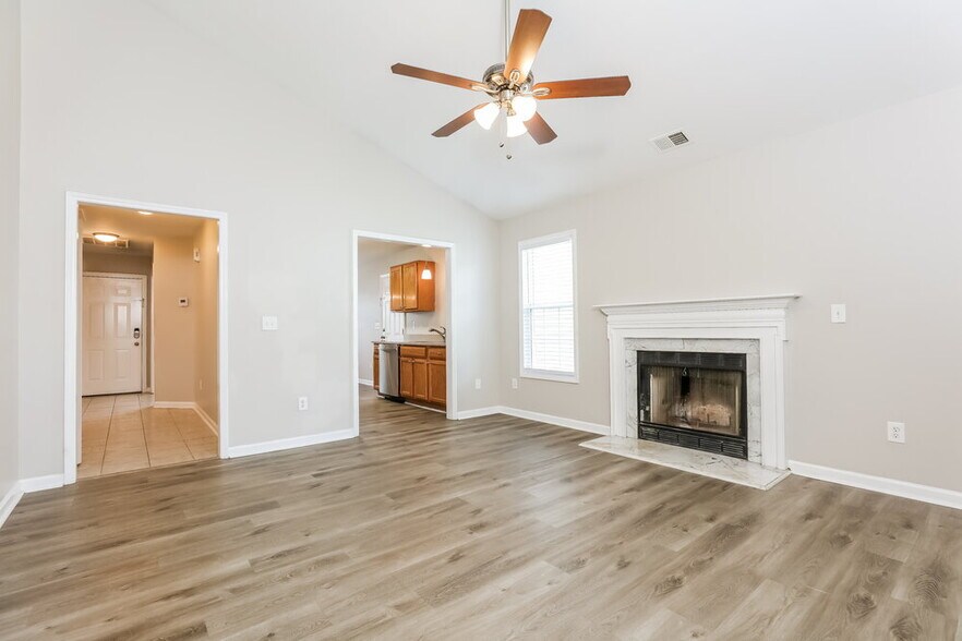 Building Photo - 4009 Scofield Dr