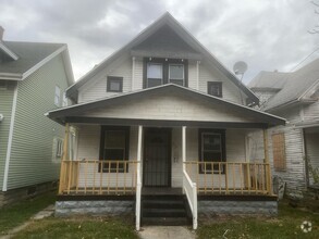 Building Photo - Spacious 4 Bedroom Located in North Toledo