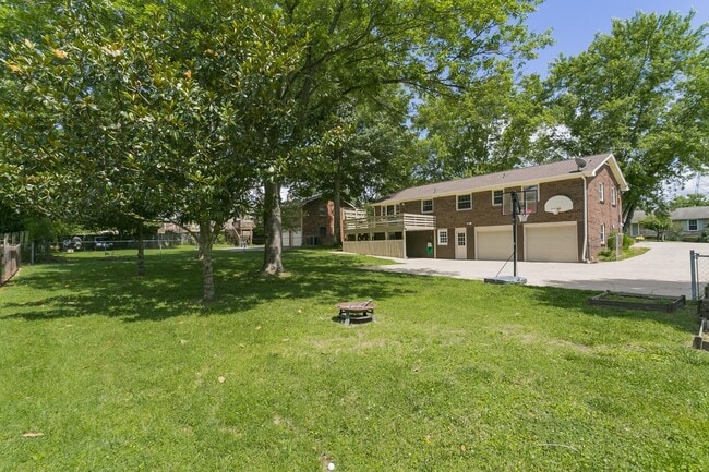 Building Photo - 105 Raindrop Ln