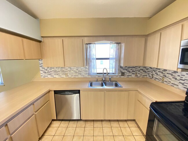 Building Photo - Spacious 3-Bedroom Home with Private Pool ...