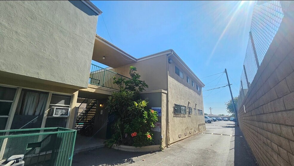 Building Photo - 14926 Hawthorne Blvd