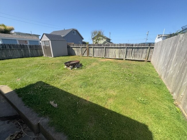 Building Photo - Cozy 2 Bed 1 Bath King Salmon home within ...