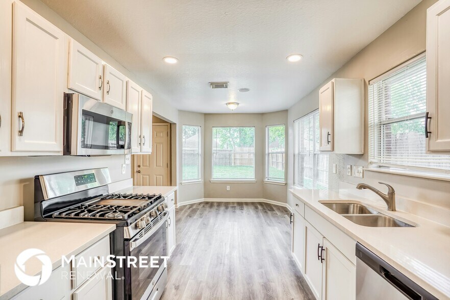 Building Photo - 4023 Almond Lake Dr