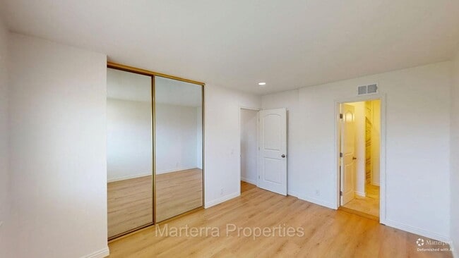 Building Photo - Beautiful 4 bedroom Home!
