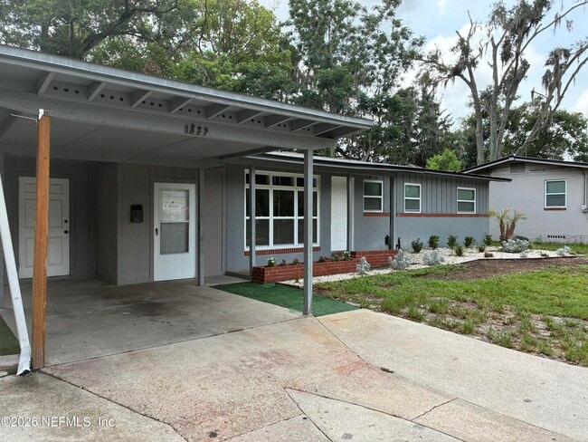 Building Photo - 1739 Cesery Blvd