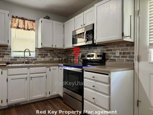 Building Photo - 700 S Single Family Home