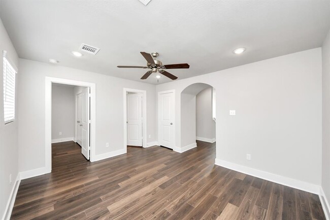 Building Photo - 10530 Moon Vly Ln