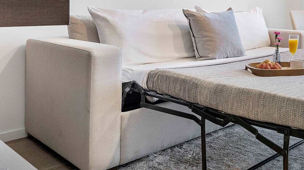 Building Photo - 398 NE 5th St