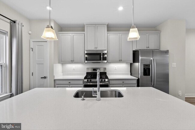 Building Photo - 150 Fletcher Cir