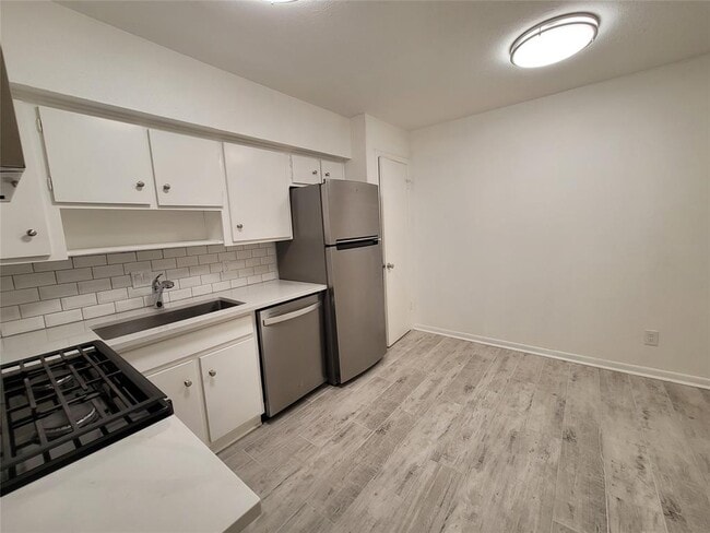 Building Photo - 2308 Barton Village Cir