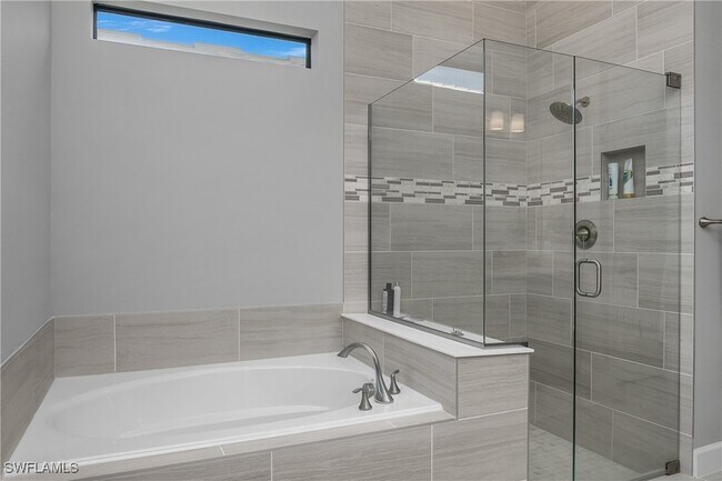 Building Photo - 21064 Hallandale Dr