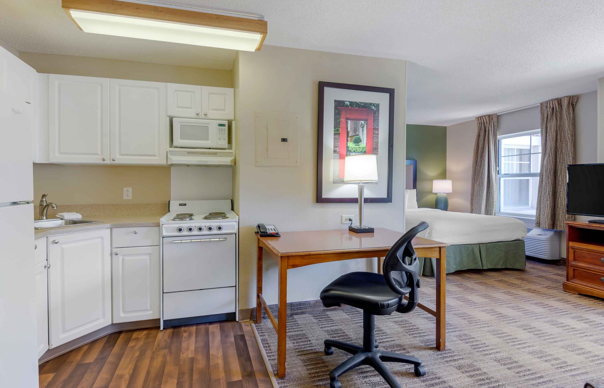 Building Photo - Furnished Studio-Greensboro - Airport