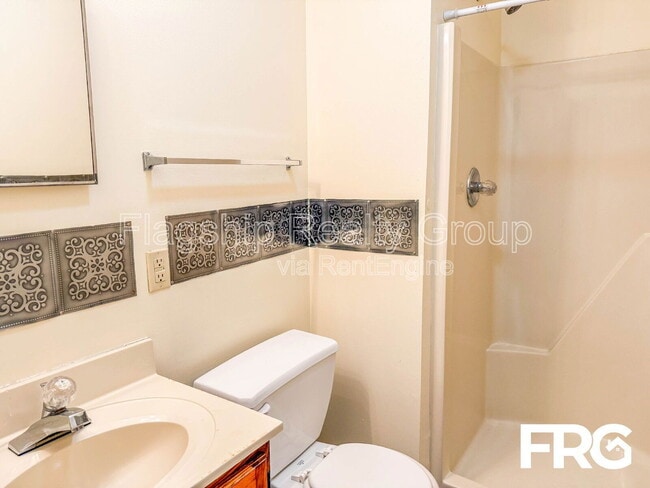 Building Photo - 105 Chesterfield Ct