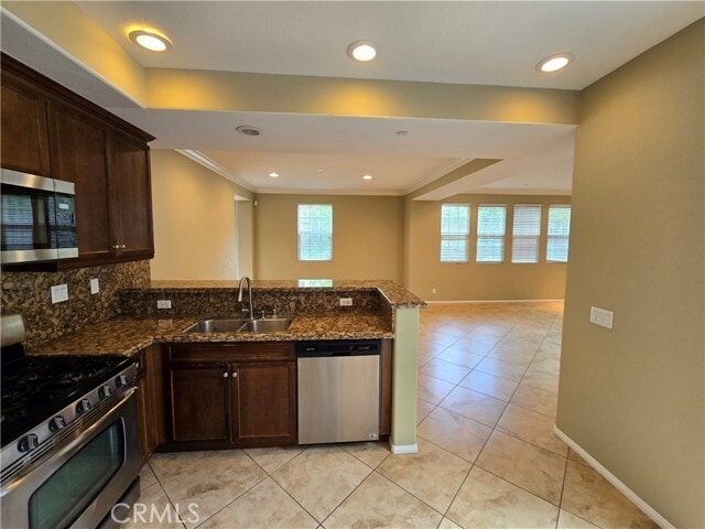 Building Photo - 15247 Cambridge St