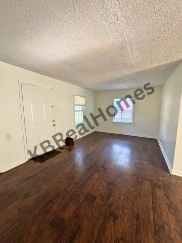 Building Photo - 2601 Kenner Ave