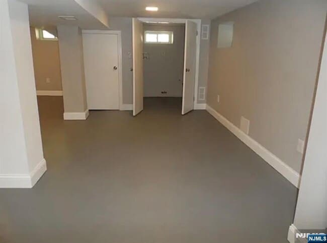 Building Photo - 209 Avenue F